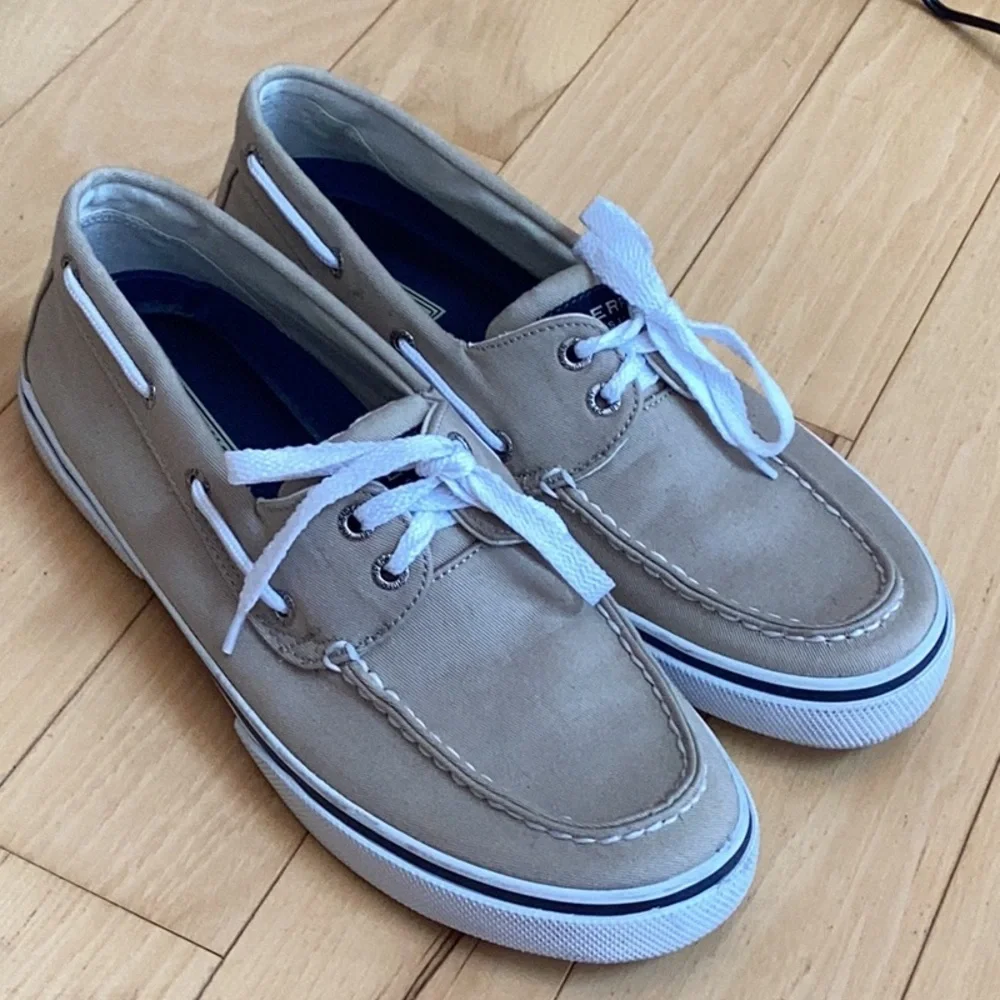 Sperry Top-Sider light khaki boat shoes. Men’s size 9